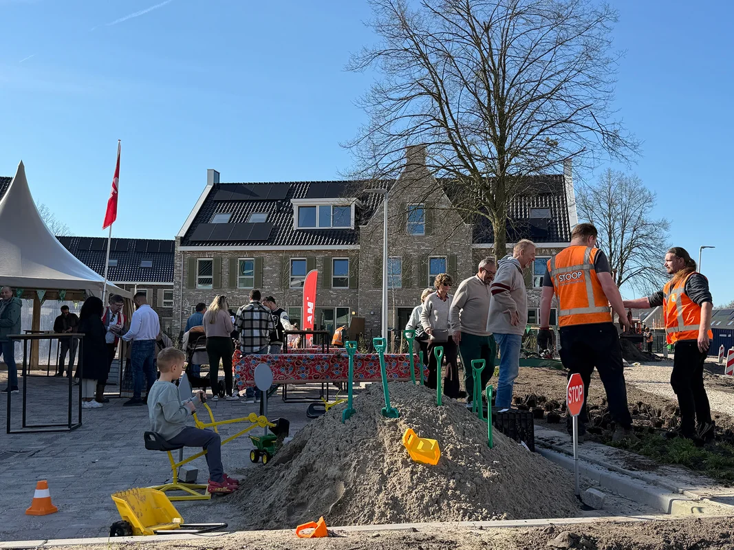 Een feestelijke groene mijlpaal voor Kwadijkerpark!